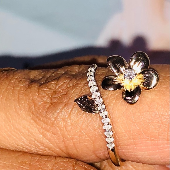 10k solid gold Real Diamond promise ring NOT CZ! - Picture 8 of 12